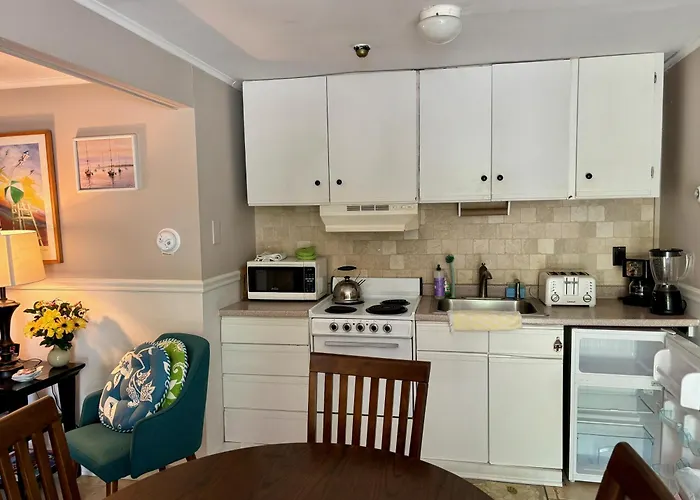 Westhampton Seabreeze Motel